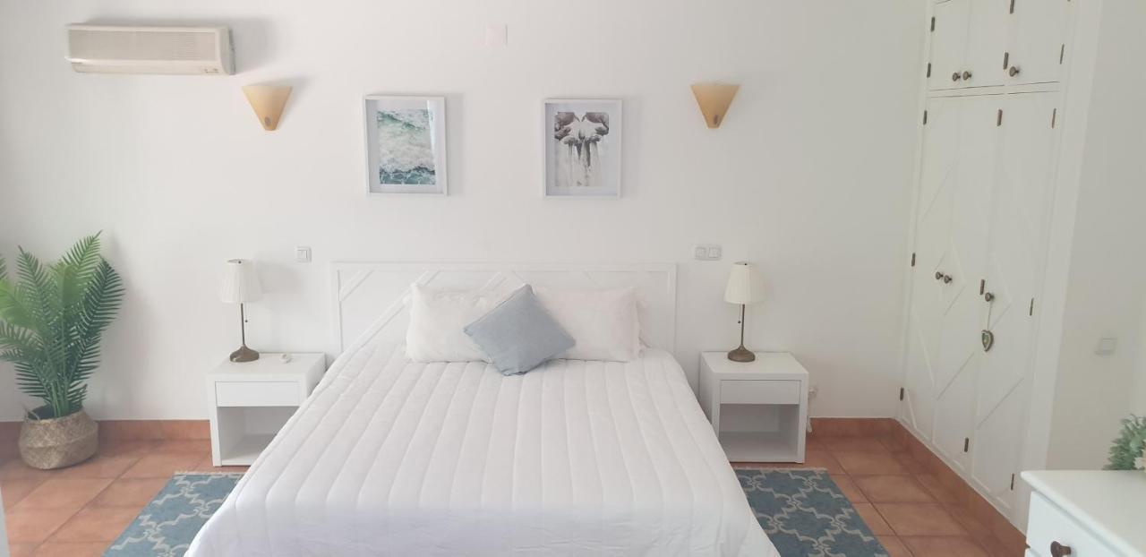 Apartment Vila Mos In Porto Mos Beach 라고스 외부 사진